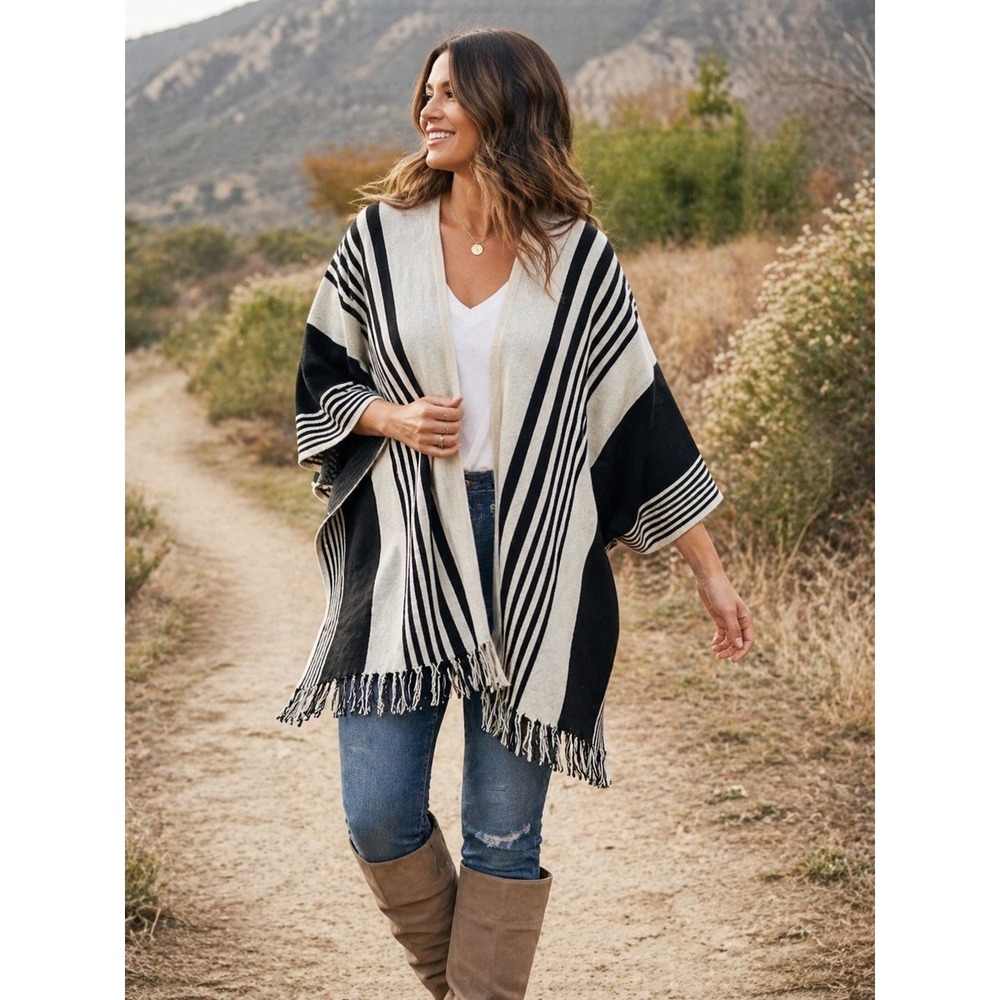 Forever 21 Plus‎ Size Poncho Cardigan Black Cream Striped Fringe Boho Wrap